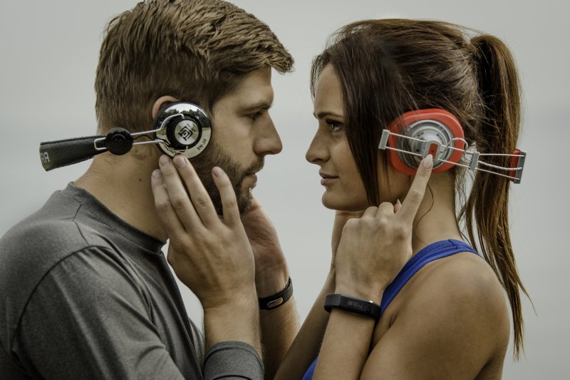 CAŁY ŚWIAT W ZASIĘGU TWOJEJ RĘKI  – UNITRA SMARTBAND U1